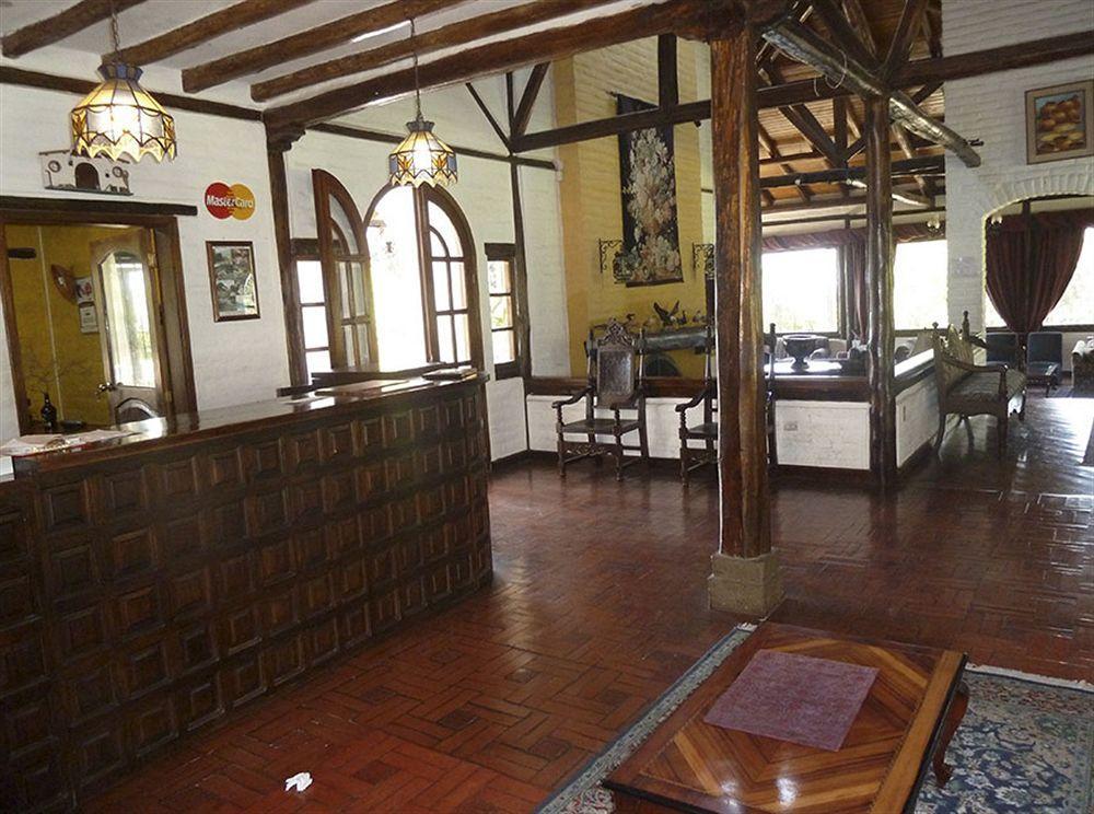 Hacienda Hosteria San Luisカヤンベ エクステリア 写真