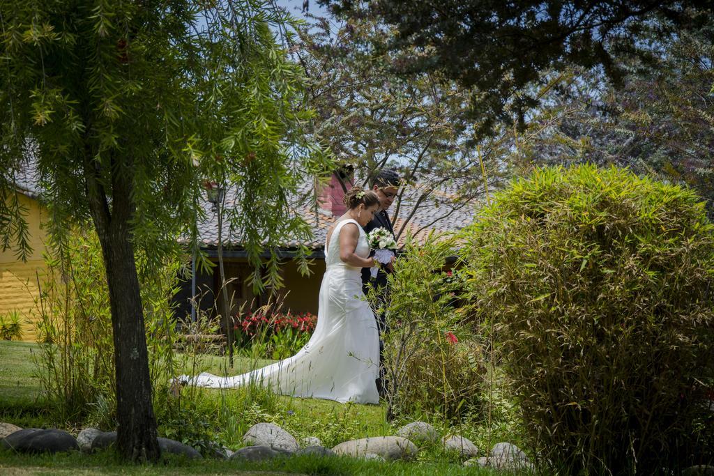 Hacienda Hosteria San Luisカヤンベ エクステリア 写真