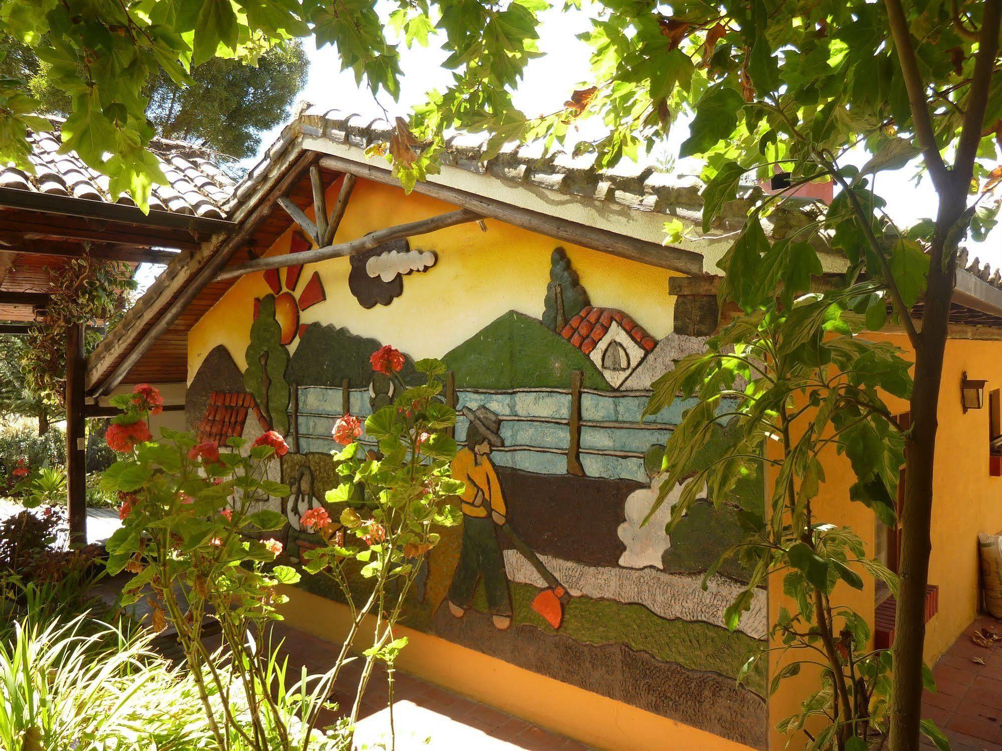 Hacienda Hosteria San Luisカヤンベ エクステリア 写真