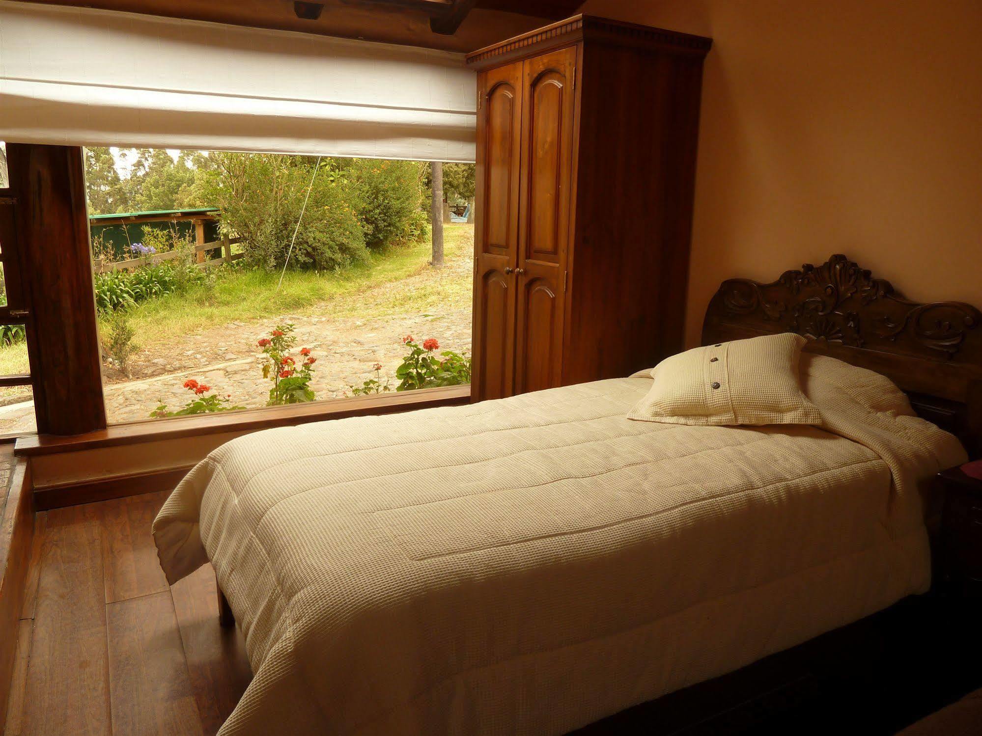 Hacienda Hosteria San Luisカヤンベ エクステリア 写真