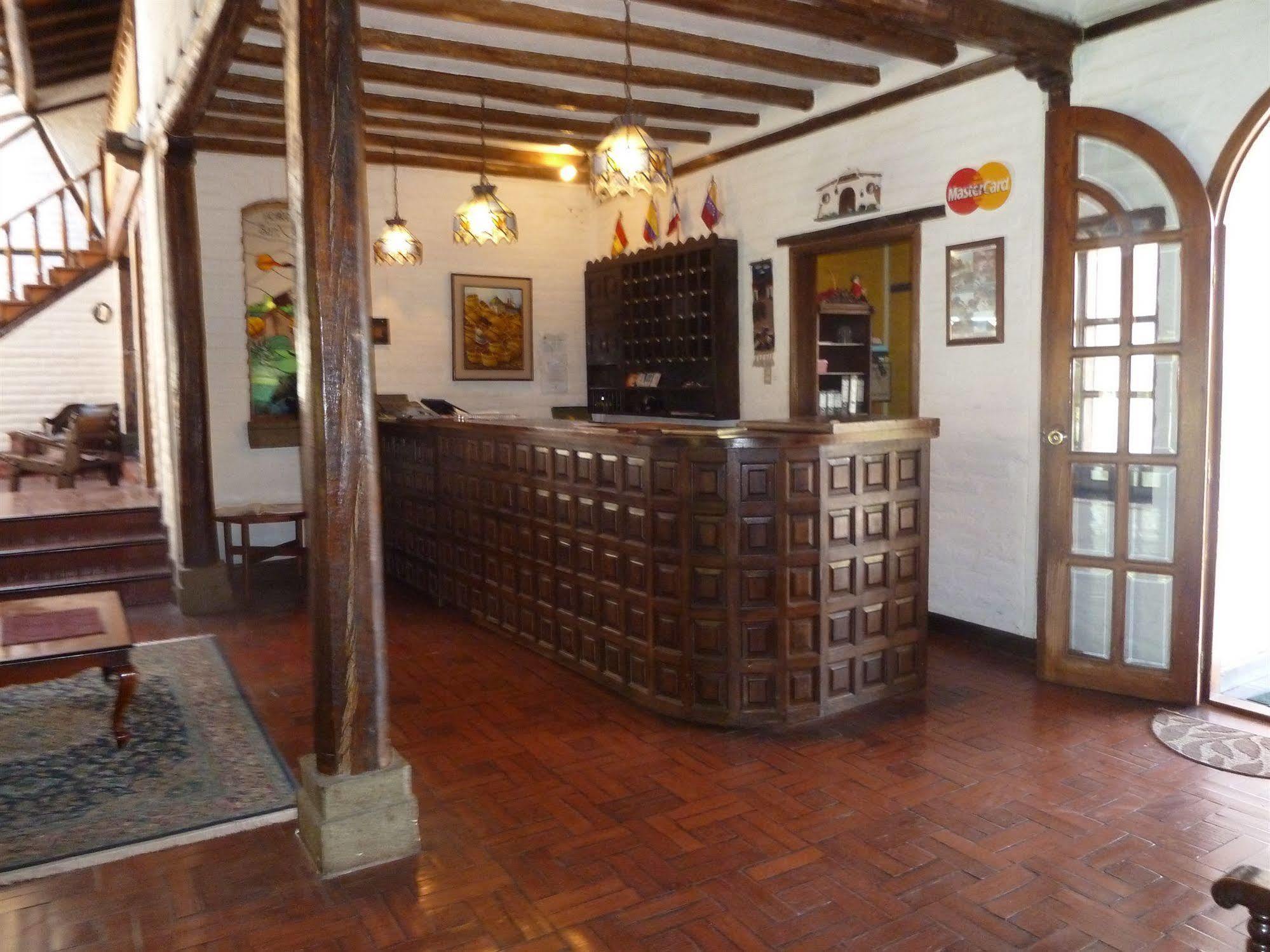 Hacienda Hosteria San Luisカヤンベ エクステリア 写真