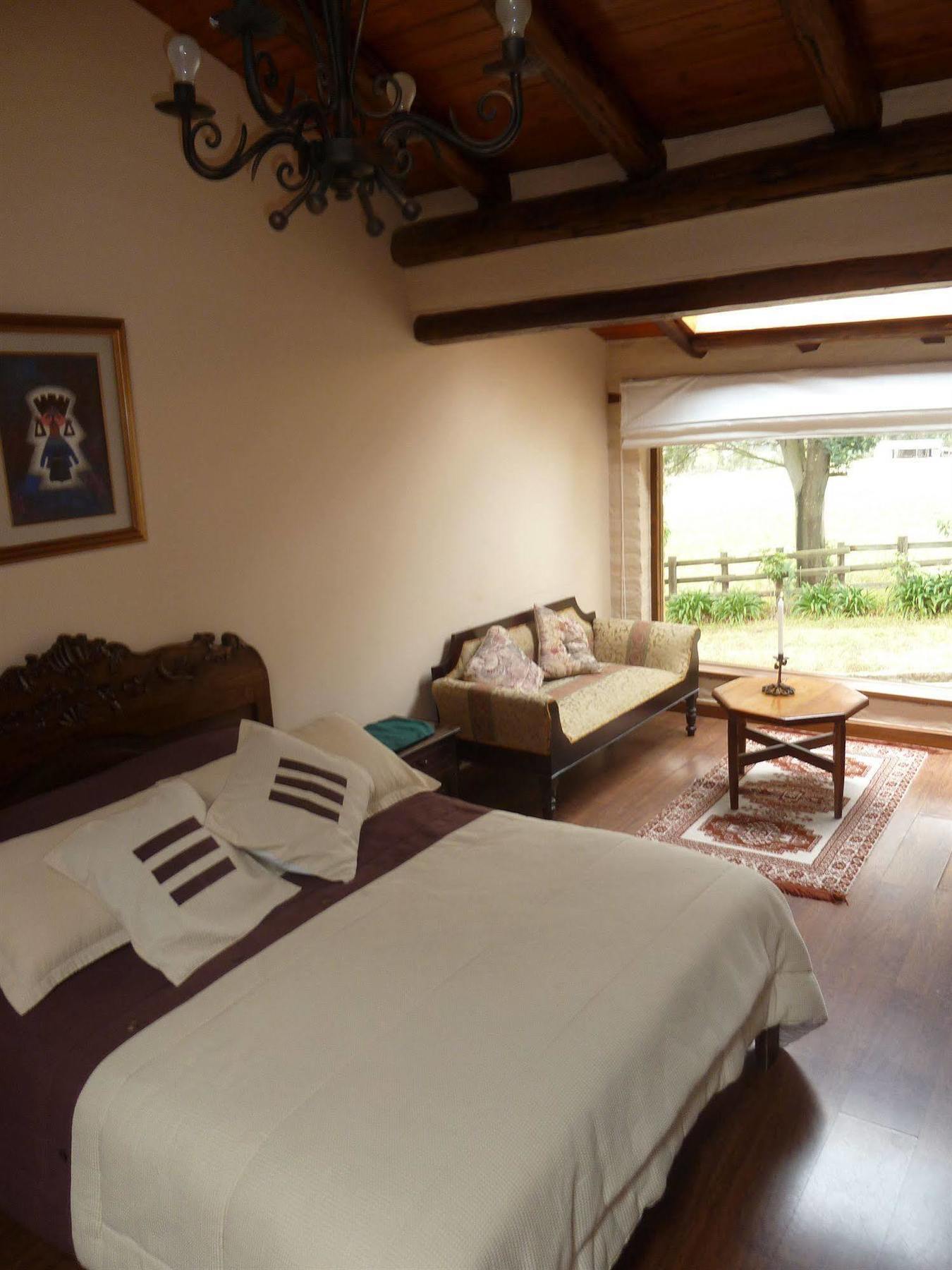 Hacienda Hosteria San Luisカヤンベ エクステリア 写真