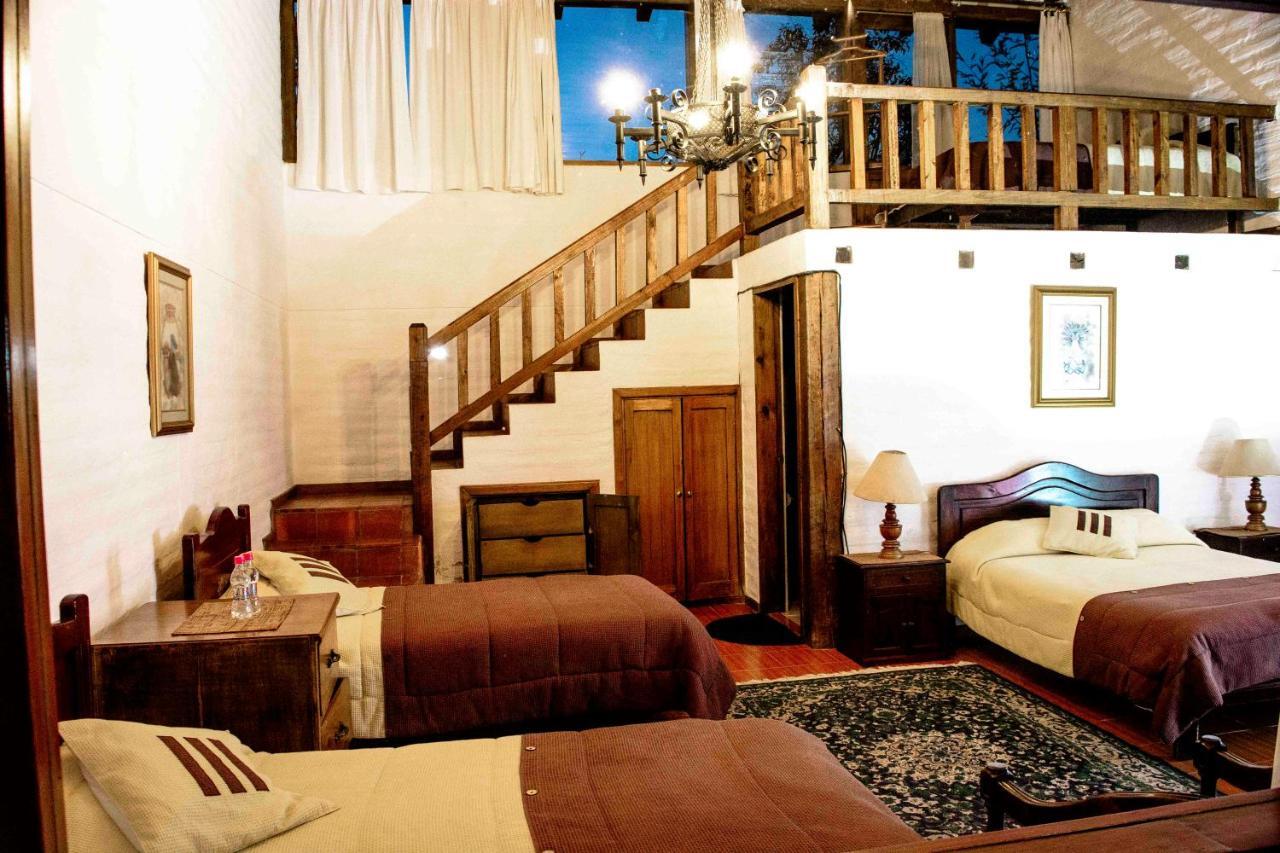 Hacienda Hosteria San Luisカヤンベ エクステリア 写真